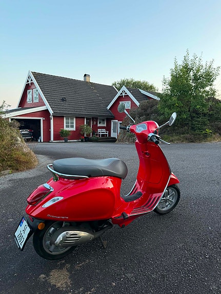 Vespa Primavera 50 2 of 14