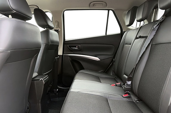 Suzuki S-Cross 13 of 25