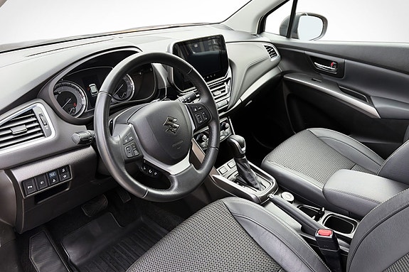 Suzuki S-Cross 10 of 25
