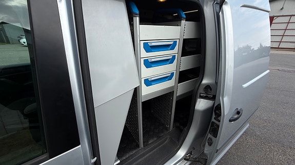 Volkswagen Caddy Maxi 28 of 30