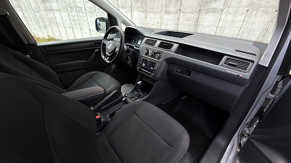 Volkswagen Caddy Maxi 27 of 30