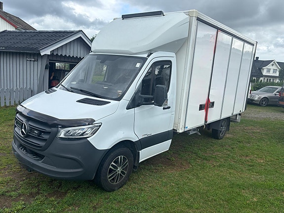 Mercedes-Benz Sprinter 8 pallers skapbil - Euro 6 - Zepro løftelem - Full sideåpning - Eu-godkjent - 1 eier - Servicehistorikk