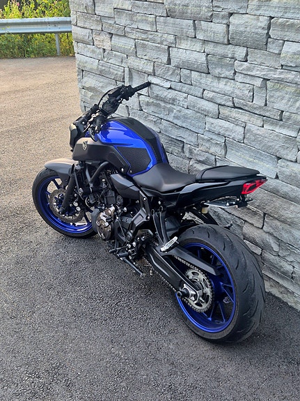 Yamaha MT-07 3 of 5