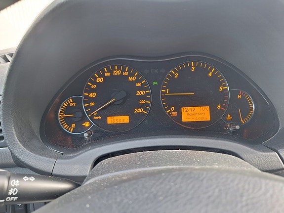 Toyota Avensis 5 of 9