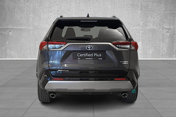 Toyota RAV4 8 of 22