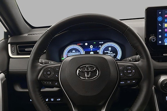 Toyota RAV4 11 of 22