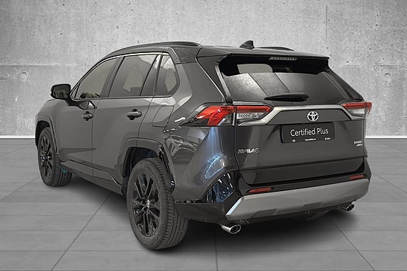 Toyota RAV4 7 of 22