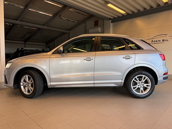 Audi Q3 2 of 30