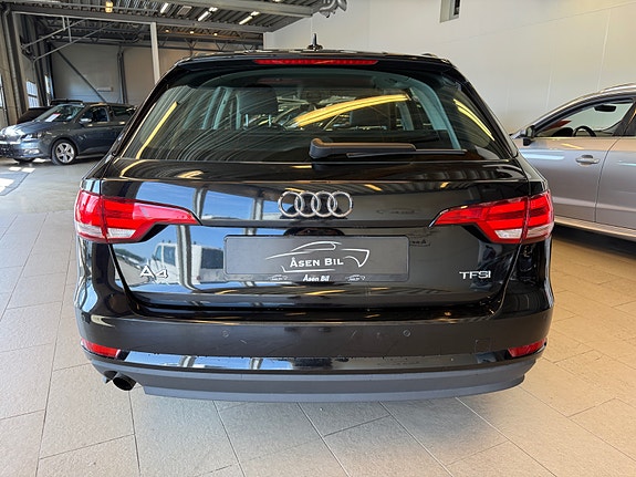 Audi A4 6 of 27