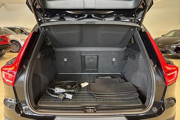 Volvo XC40 25 of 25