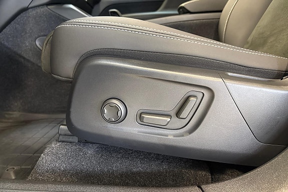 Volvo XC40 16 of 25