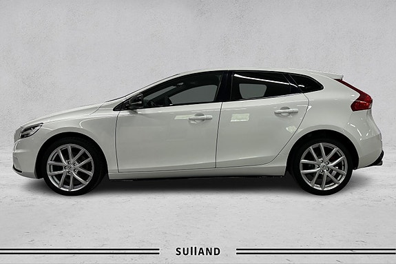 Volvo V40 2 of 19