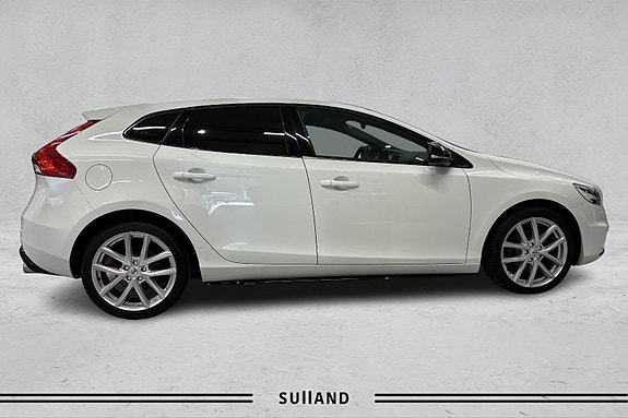 Volvo V40 6 of 19