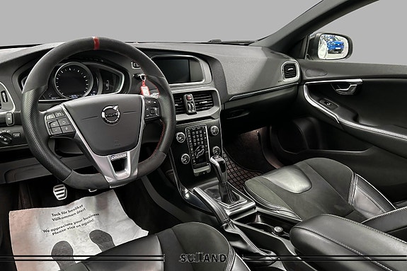 Volvo V40 10 of 19