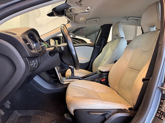 Volvo V40 11 of 30