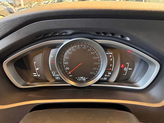 Volvo V40 19 of 30