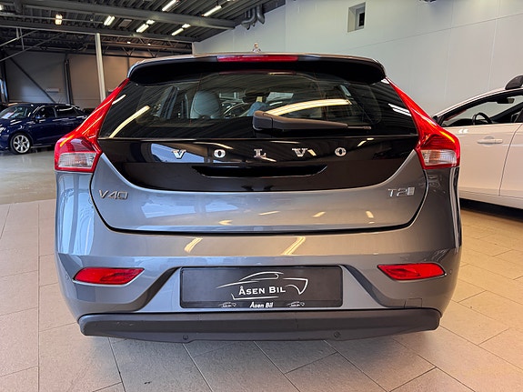 Volvo V40 6 of 30