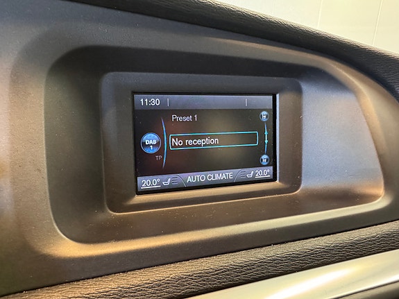 Volvo V40 22 of 30