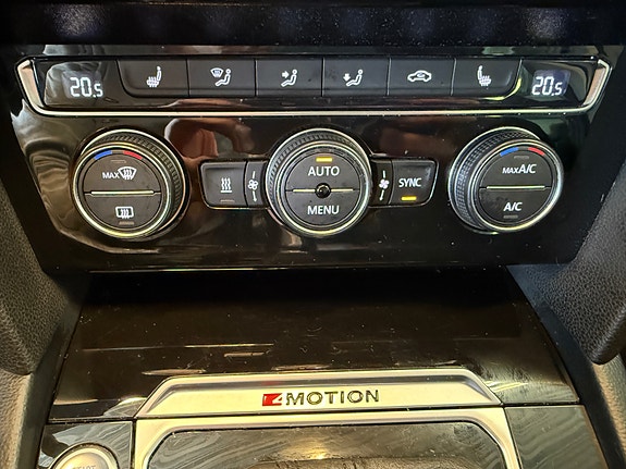 Volkswagen Passat 27 of 30