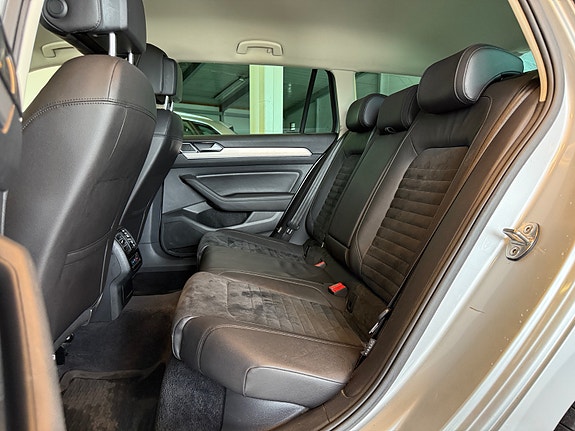 Volkswagen Passat 15 of 30