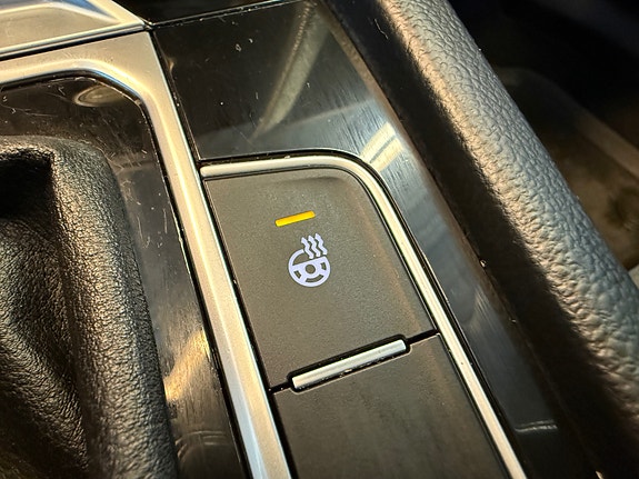 Volkswagen Passat 30 of 30