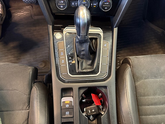 Volkswagen Passat 29 of 30