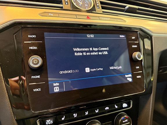 Volkswagen Passat 25 of 30
