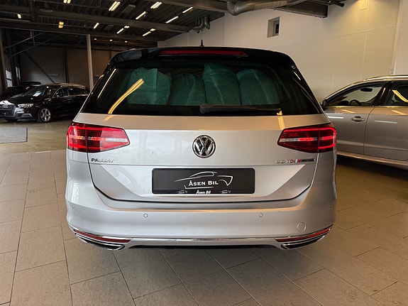 Volkswagen Passat 6 of 30