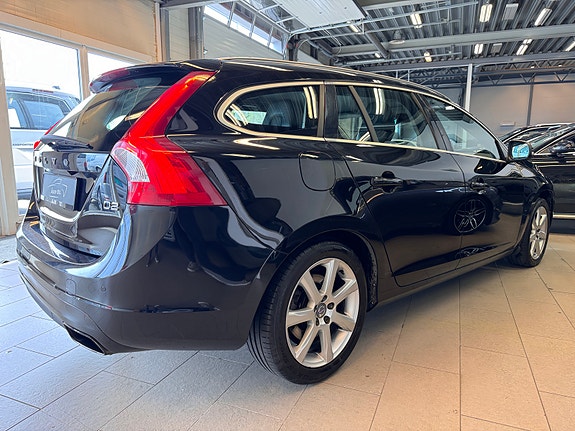 Volvo V60 7 of 28