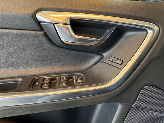 Volvo V60 13 of 28