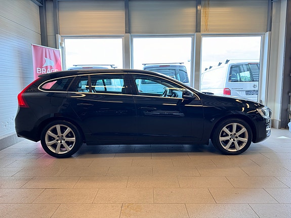 Volvo V60 4 of 28