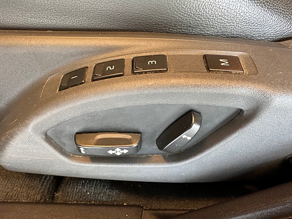 Volvo V60 9 of 28