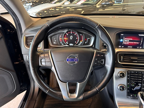 Volvo V60 16 of 28