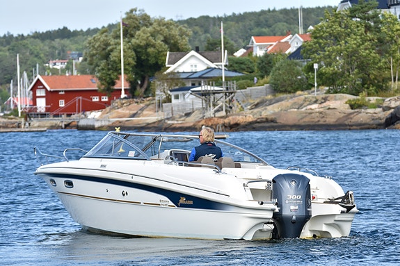 Yamarin 79 DC m/ Yamaha F300. Ankervinsj. Baugpropell. Landstrøm. Kun 356 timer! 6 of 30