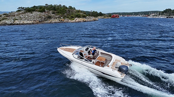 Yamarin 79 DC m/ Yamaha F300. Ankervinsj. Baugpropell. Landstrøm. Kun 356 timer! 10 of 30