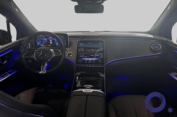 Mercedes-Benz EQE SUV 10 of 16