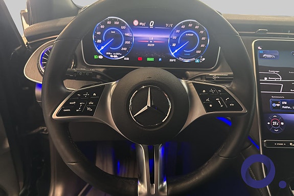 Mercedes-Benz EQE SUV 9 of 16