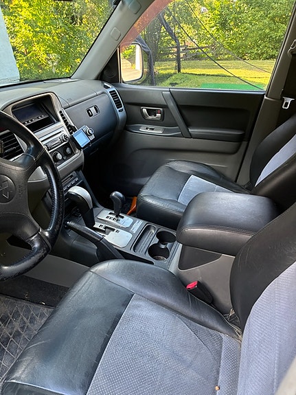 Mitsubishi Pajero 5 of 10