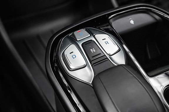 Hyundai IONIQ 21 of 28