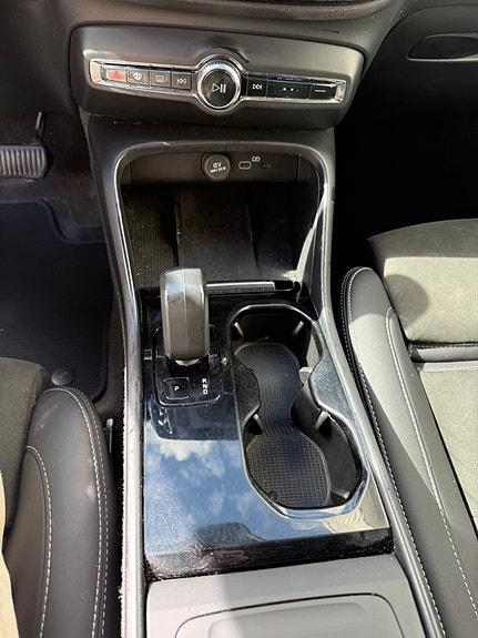 Volvo XC40 11 of 30