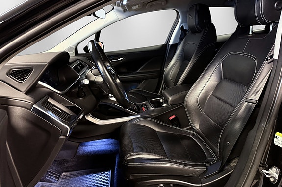 Jaguar I-PACE 17 of 30