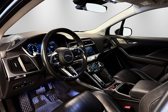 Jaguar I-PACE 18 of 30