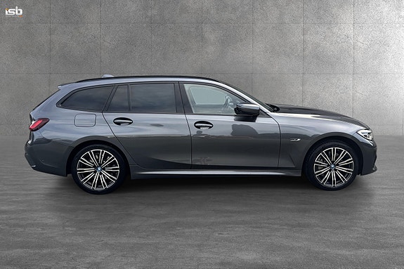 BMW 330e 2 of 30