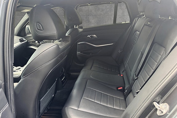 BMW 330e 13 of 30