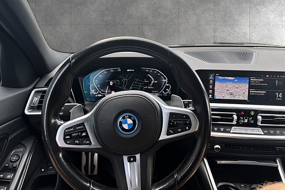 BMW 330e 11 of 30