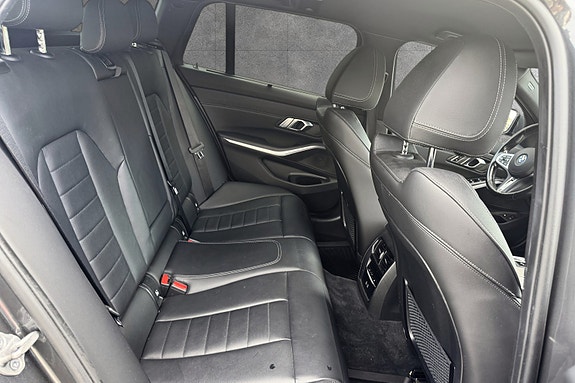 BMW 330e 15 of 30