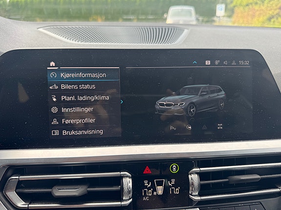 BMW 330e 21 of 30