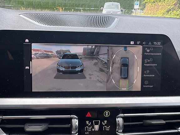 BMW 330e 24 of 30