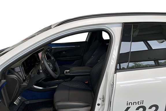 Renault Scenic E-Tech 8 of 29