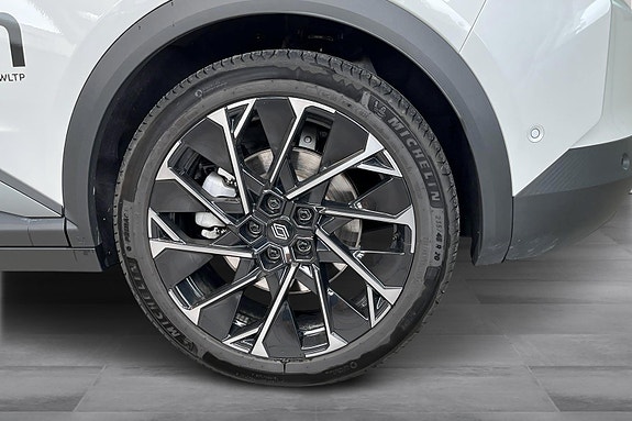 Renault Scenic E-Tech 24 of 29
